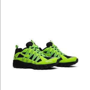 Mens Nike Air Humara 17’ x Supreme